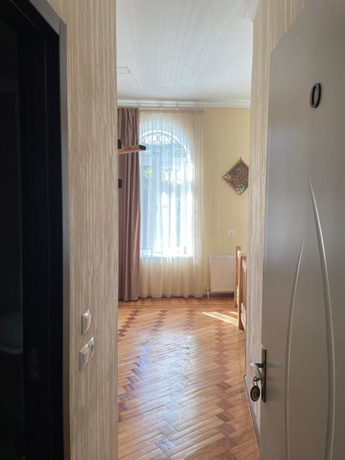 Hotel 1870 Кутаиси Екстериор снимка