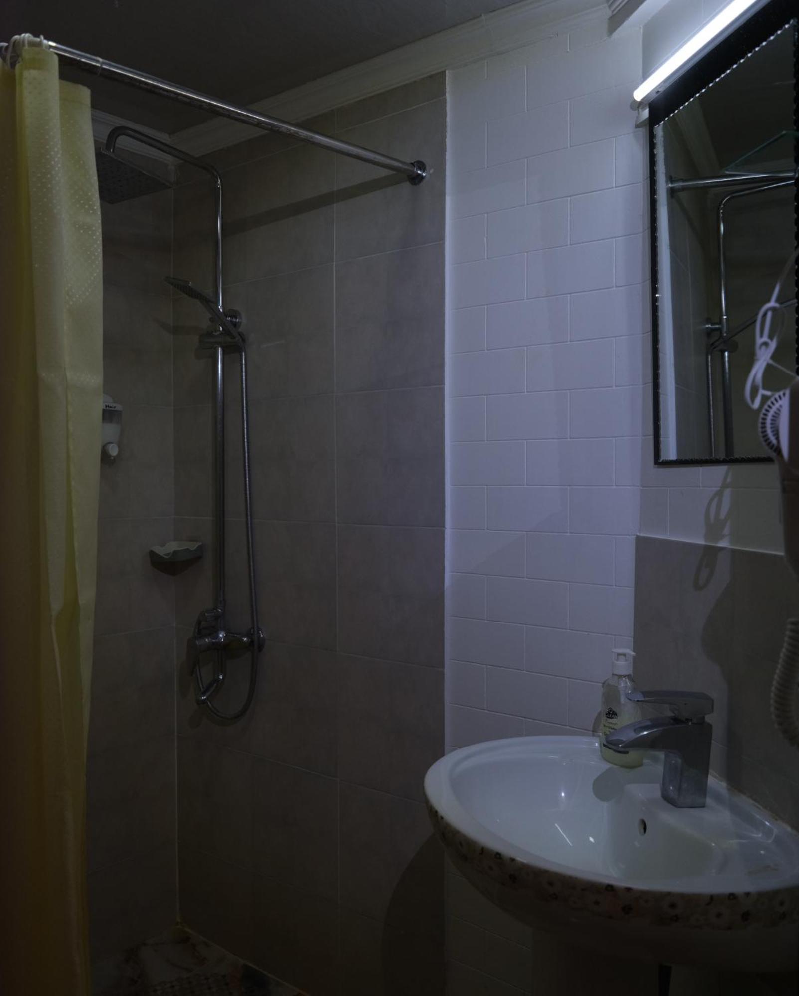 Hotel 1870 Кутаиси Екстериор снимка