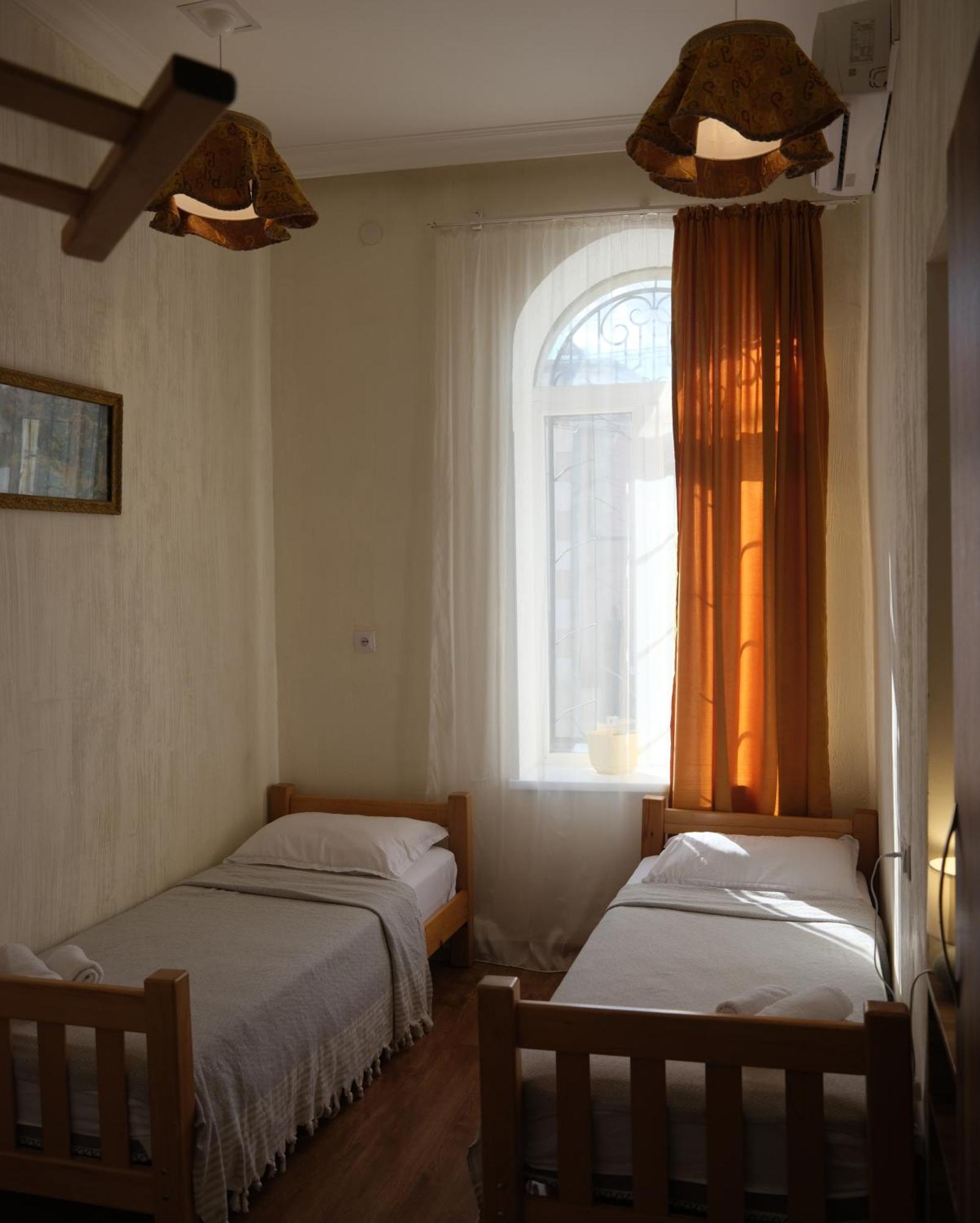 Hotel 1870 Кутаиси Екстериор снимка