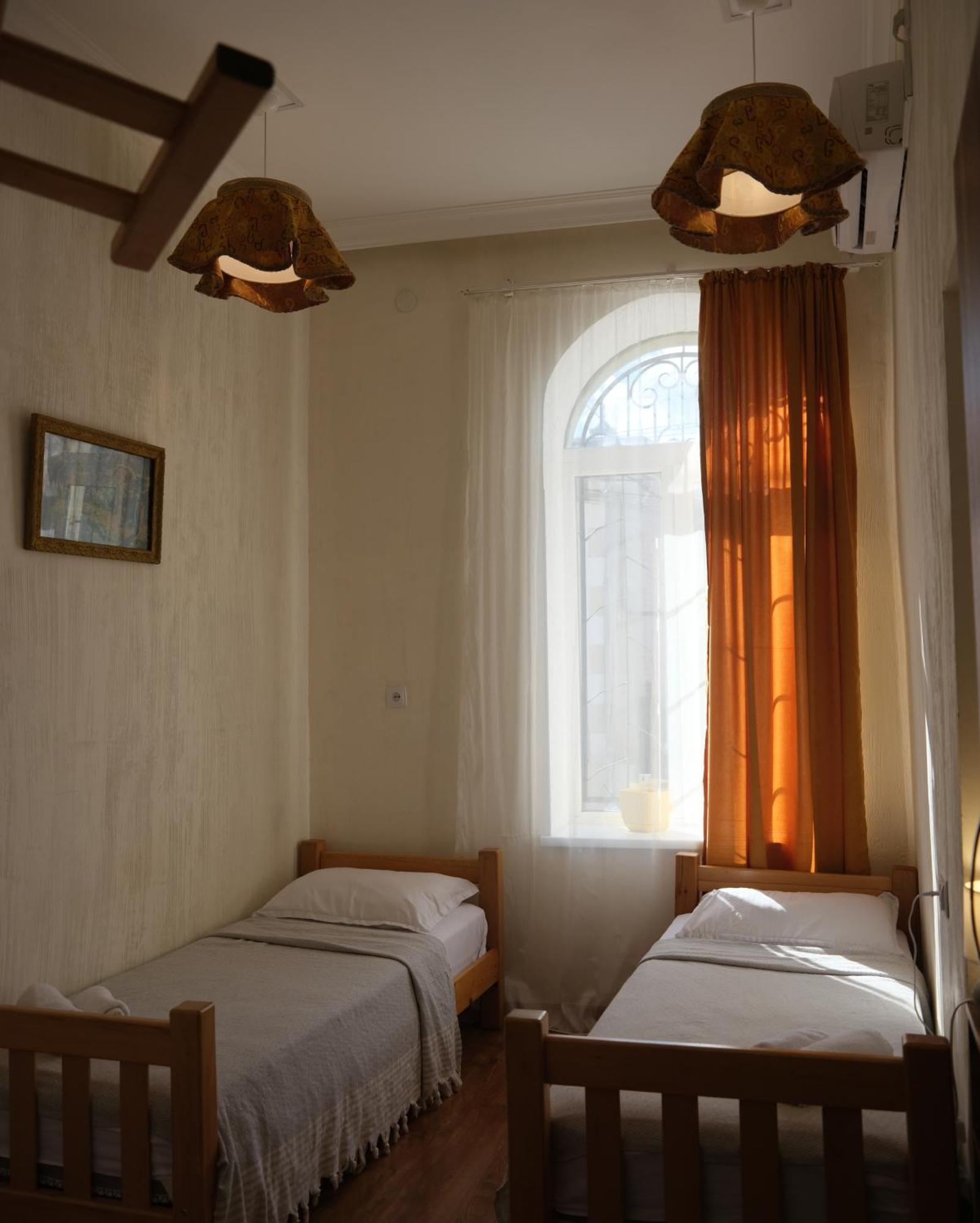 Hotel 1870 Кутаиси Екстериор снимка