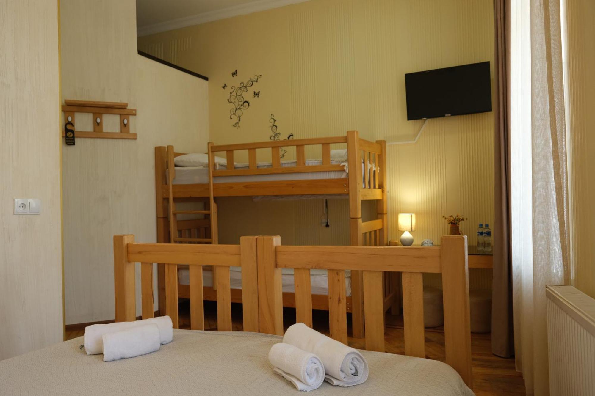 Hotel 1870 Кутаиси Екстериор снимка