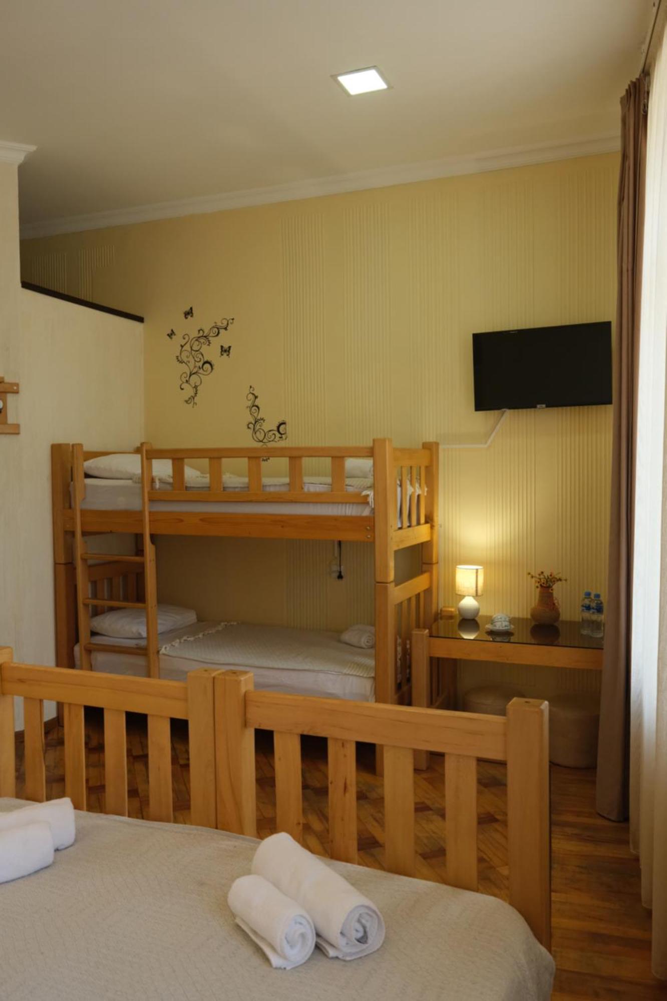Hotel 1870 Кутаиси Екстериор снимка